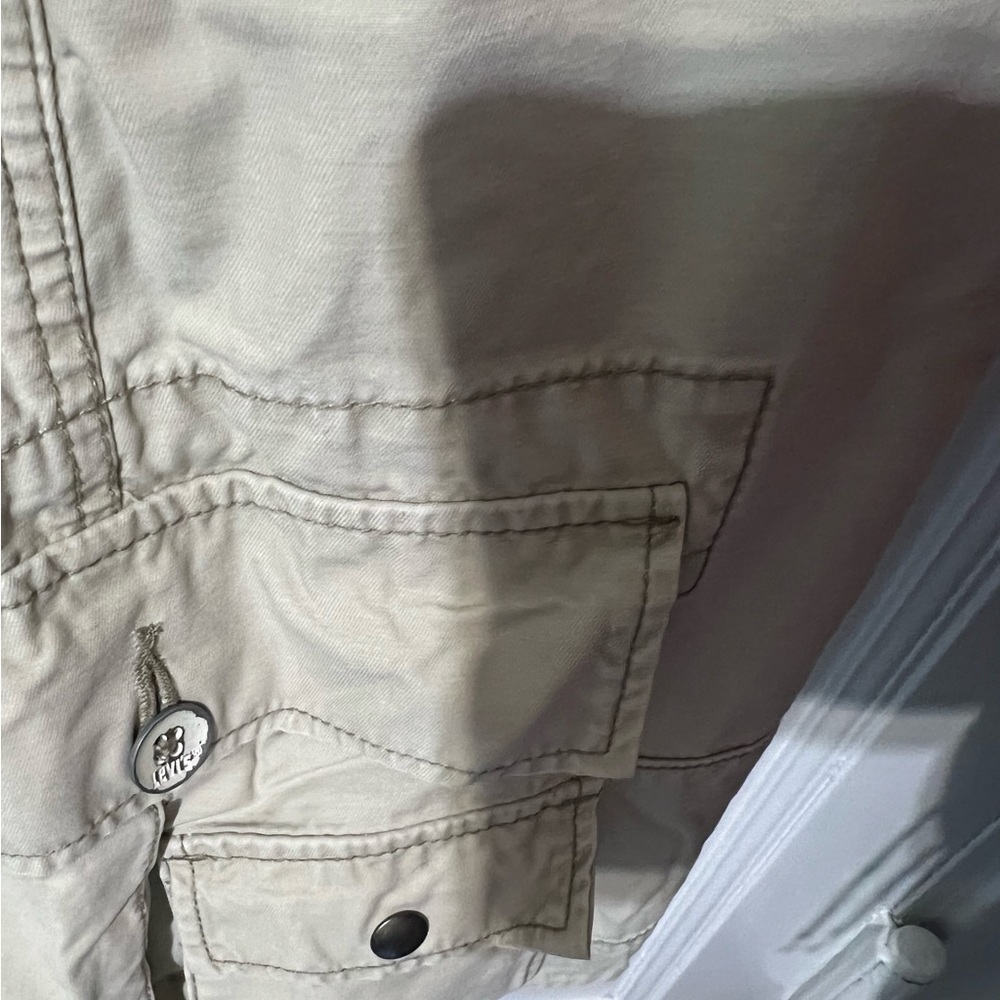 LEVI’S SHORT - Picture 8 of 10